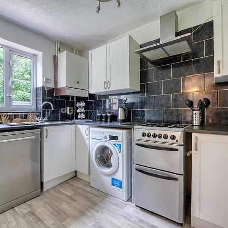 Capri 13 Sa - 3 Bed House, Close To Loughborough University & M1 Motorway, Free Wifi, Big Garden, Ample Parking- Ask For Contractor Rates! Buitenkant foto