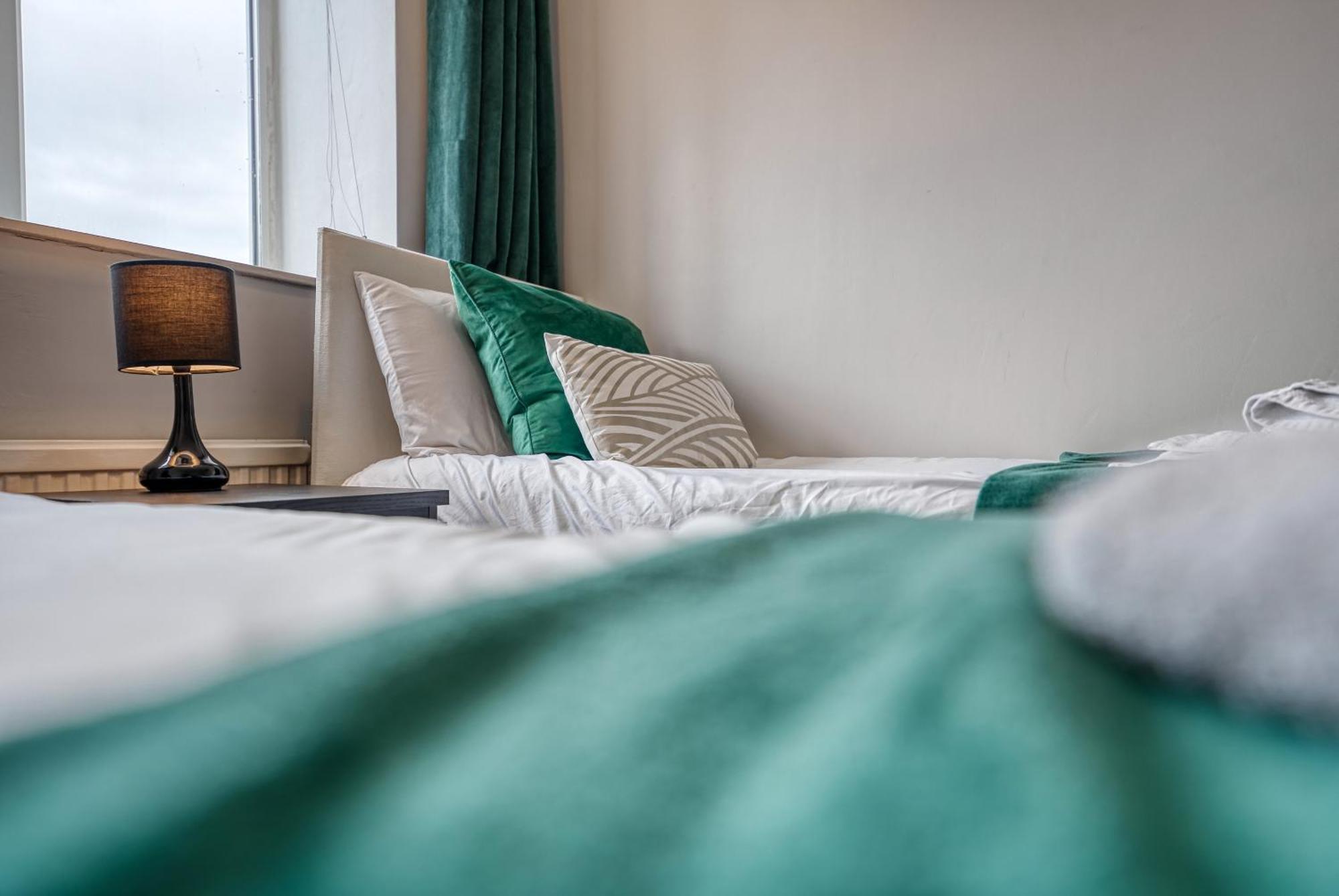 Capri 13 Sa - 3 Bed House, Close To Loughborough University & M1 Motorway, Free Wifi, Big Garden, Ample Parking- Ask For Contractor Rates! Buitenkant foto