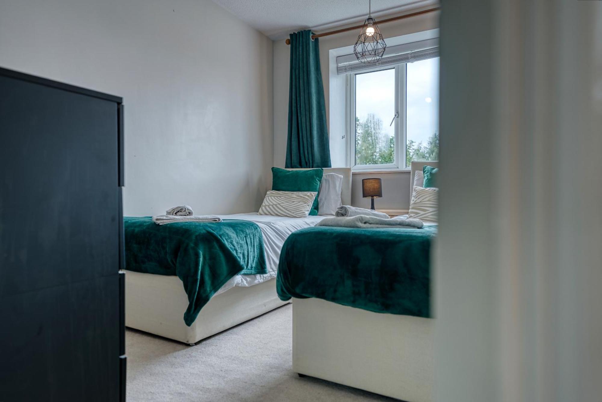 Capri 13 Sa - 3 Bed House, Close To Loughborough University & M1 Motorway, Free Wifi, Big Garden, Ample Parking- Ask For Contractor Rates! Buitenkant foto