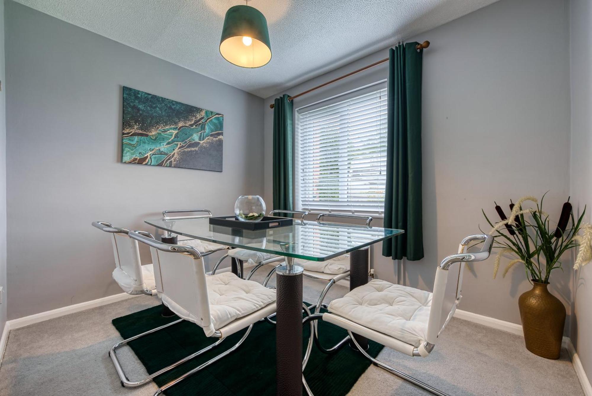 Capri 13 Sa - 3 Bed House, Close To Loughborough University & M1 Motorway, Free Wifi, Big Garden, Ample Parking- Ask For Contractor Rates! Buitenkant foto