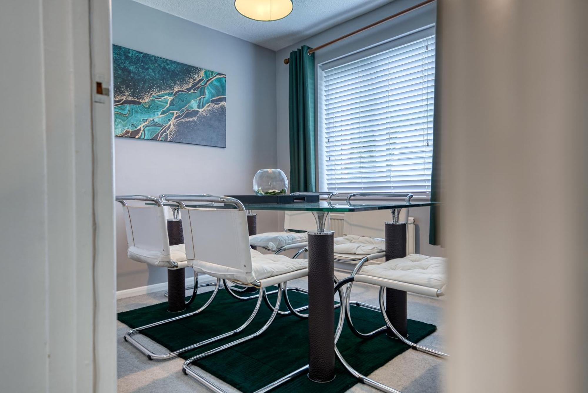 Capri 13 Sa - 3 Bed House, Close To Loughborough University & M1 Motorway, Free Wifi, Big Garden, Ample Parking- Ask For Contractor Rates! Buitenkant foto
