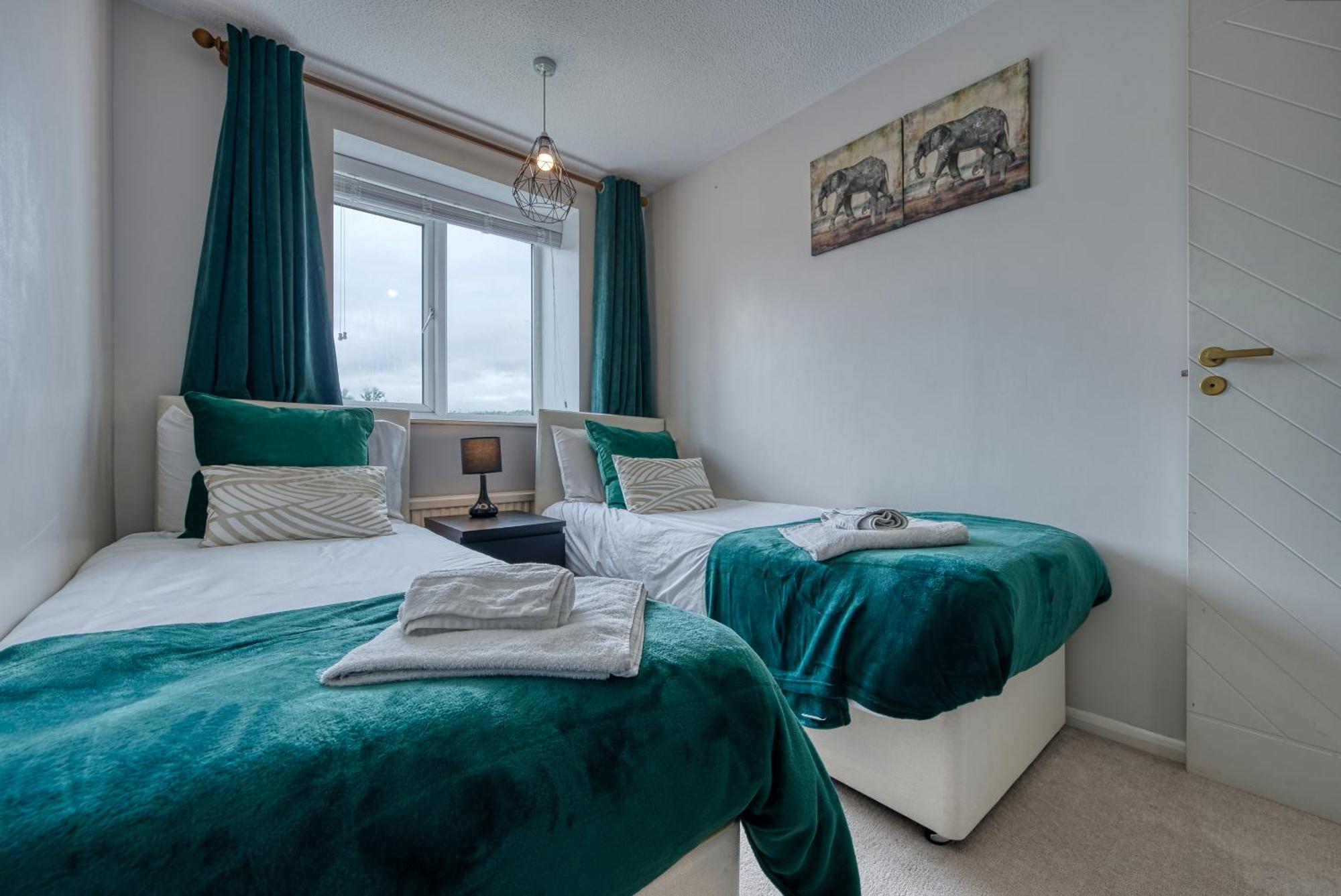 Capri 13 Sa - 3 Bed House, Close To Loughborough University & M1 Motorway, Free Wifi, Big Garden, Ample Parking- Ask For Contractor Rates! Buitenkant foto