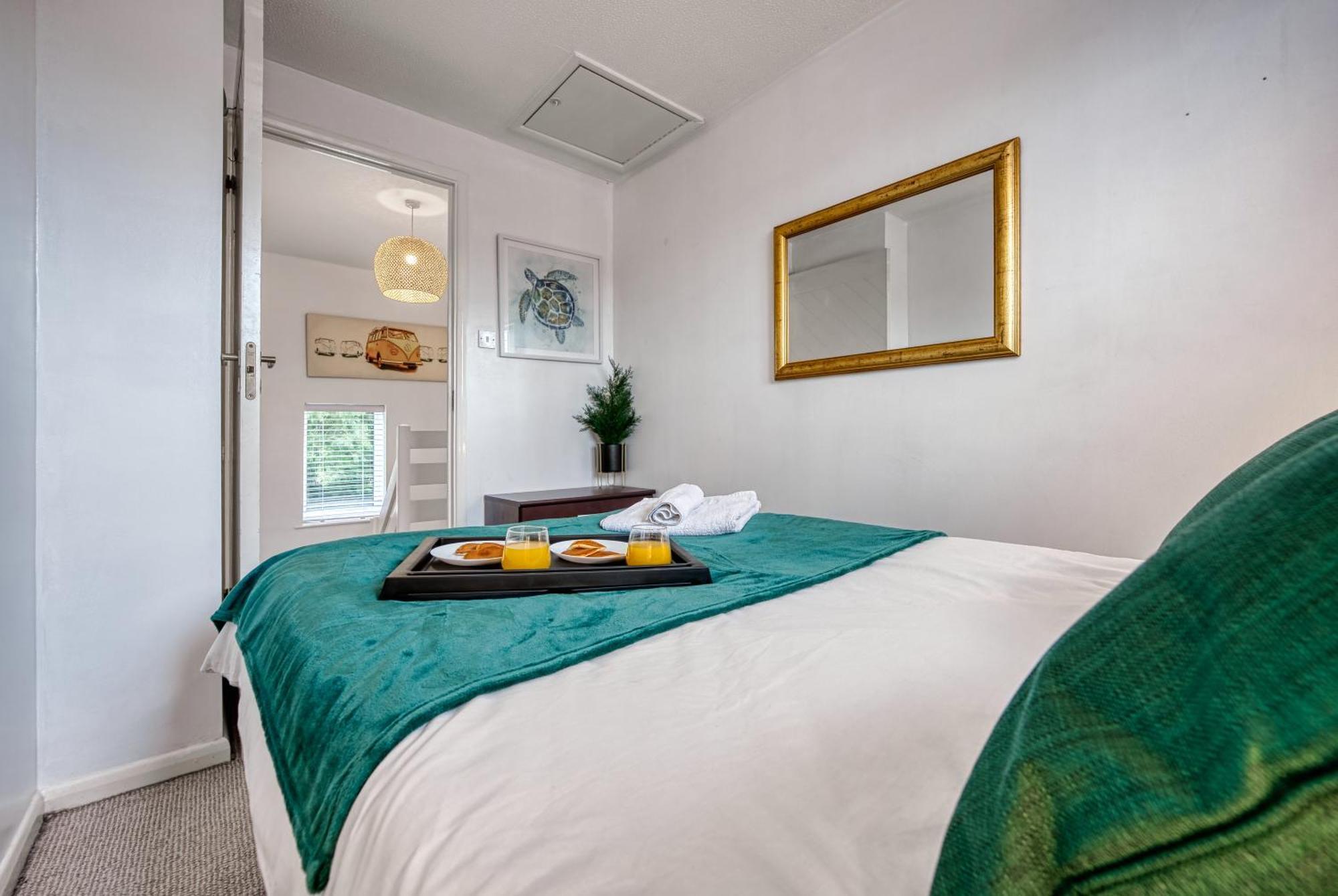 Capri 13 Sa - 3 Bed House, Close To Loughborough University & M1 Motorway, Free Wifi, Big Garden, Ample Parking- Ask For Contractor Rates! Buitenkant foto