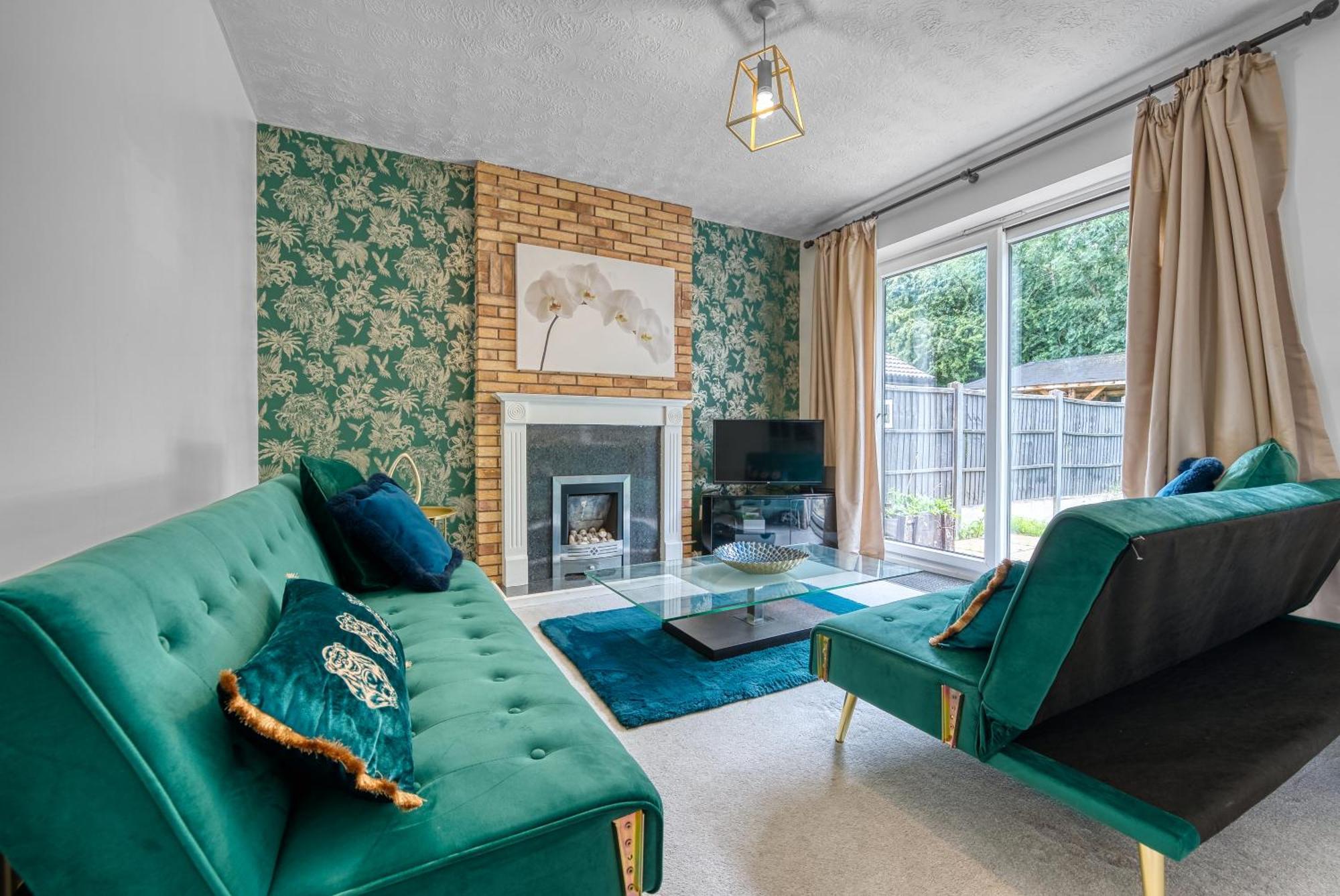 Capri 13 Sa - 3 Bed House, Close To Loughborough University & M1 Motorway, Free Wifi, Big Garden, Ample Parking- Ask For Contractor Rates! Buitenkant foto