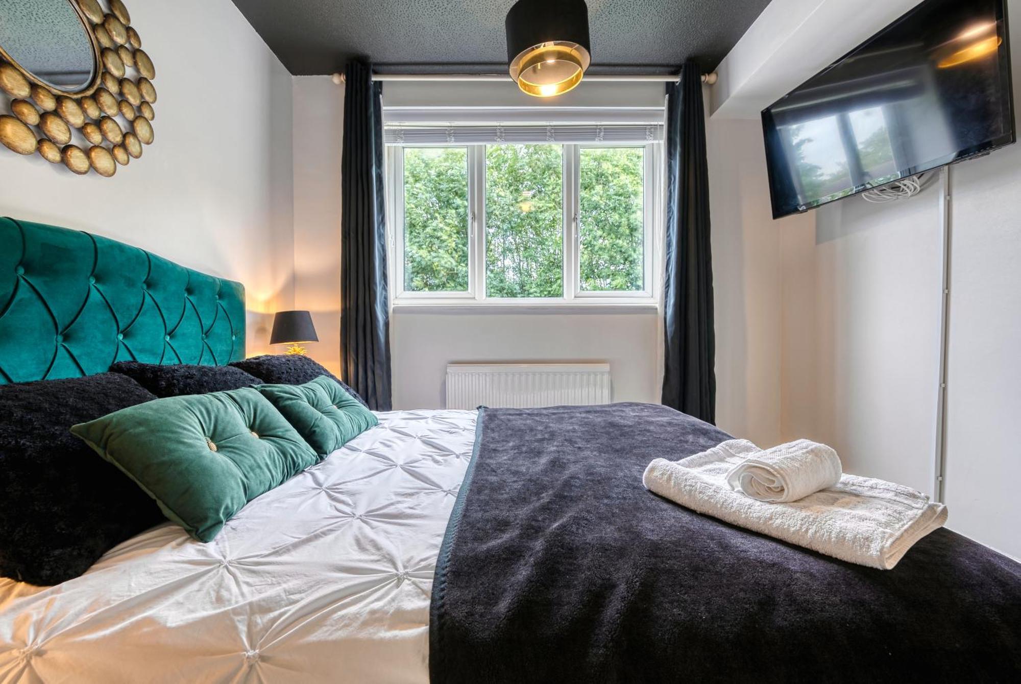 Capri 13 Sa - 3 Bed House, Close To Loughborough University & M1 Motorway, Free Wifi, Big Garden, Ample Parking- Ask For Contractor Rates! Buitenkant foto