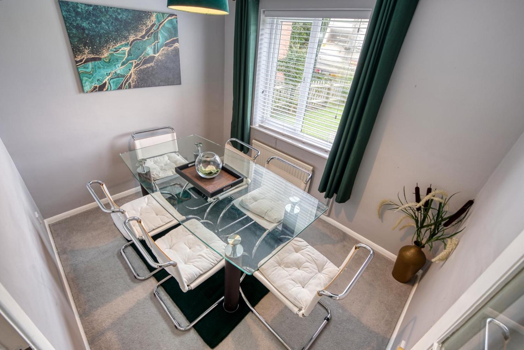 Capri 13 Sa - 3 Bed House, Close To Loughborough University & M1 Motorway, Free Wifi, Big Garden, Ample Parking- Ask For Contractor Rates! Buitenkant foto