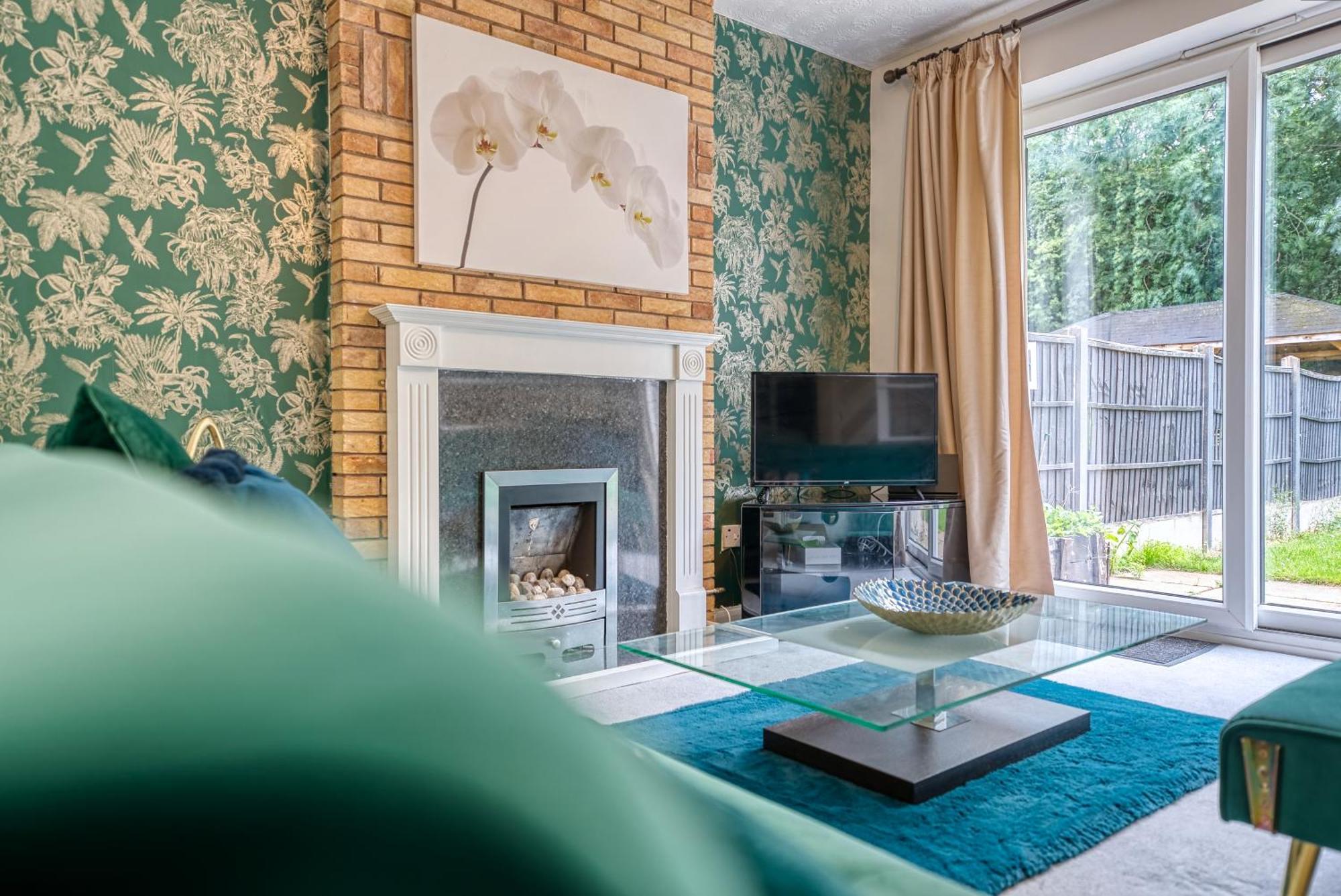 Capri 13 Sa - 3 Bed House, Close To Loughborough University & M1 Motorway, Free Wifi, Big Garden, Ample Parking- Ask For Contractor Rates! Buitenkant foto